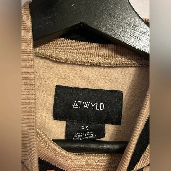 ATWYLD Checker Print Crop Sweatshirt Tan/Black XS - Picture 3 of 4